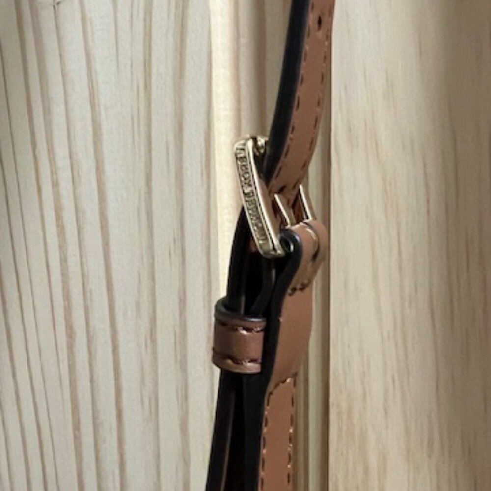 Michael Kors Mercer Gallery Medium Center Zip Tote - Picture 8 of 14
